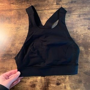 Women’s Lululemon sports bra